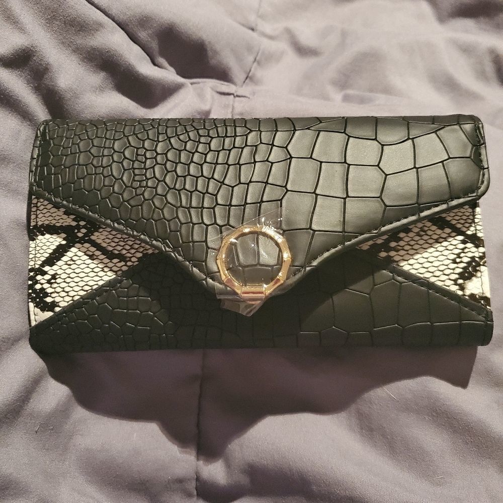 Tri Fold Wallet - Picture 2 of 12